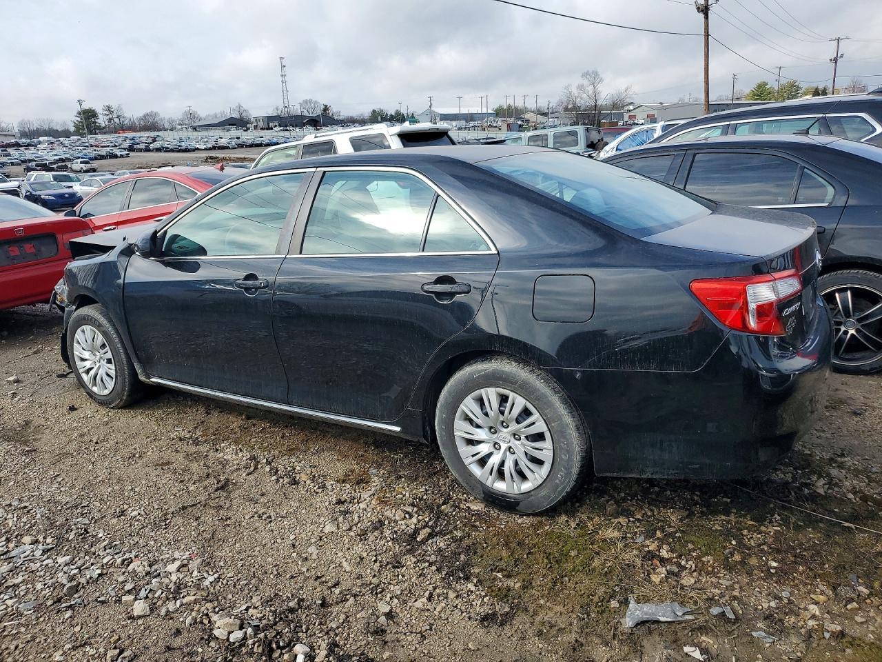 2014 TOYOTA CAMRY