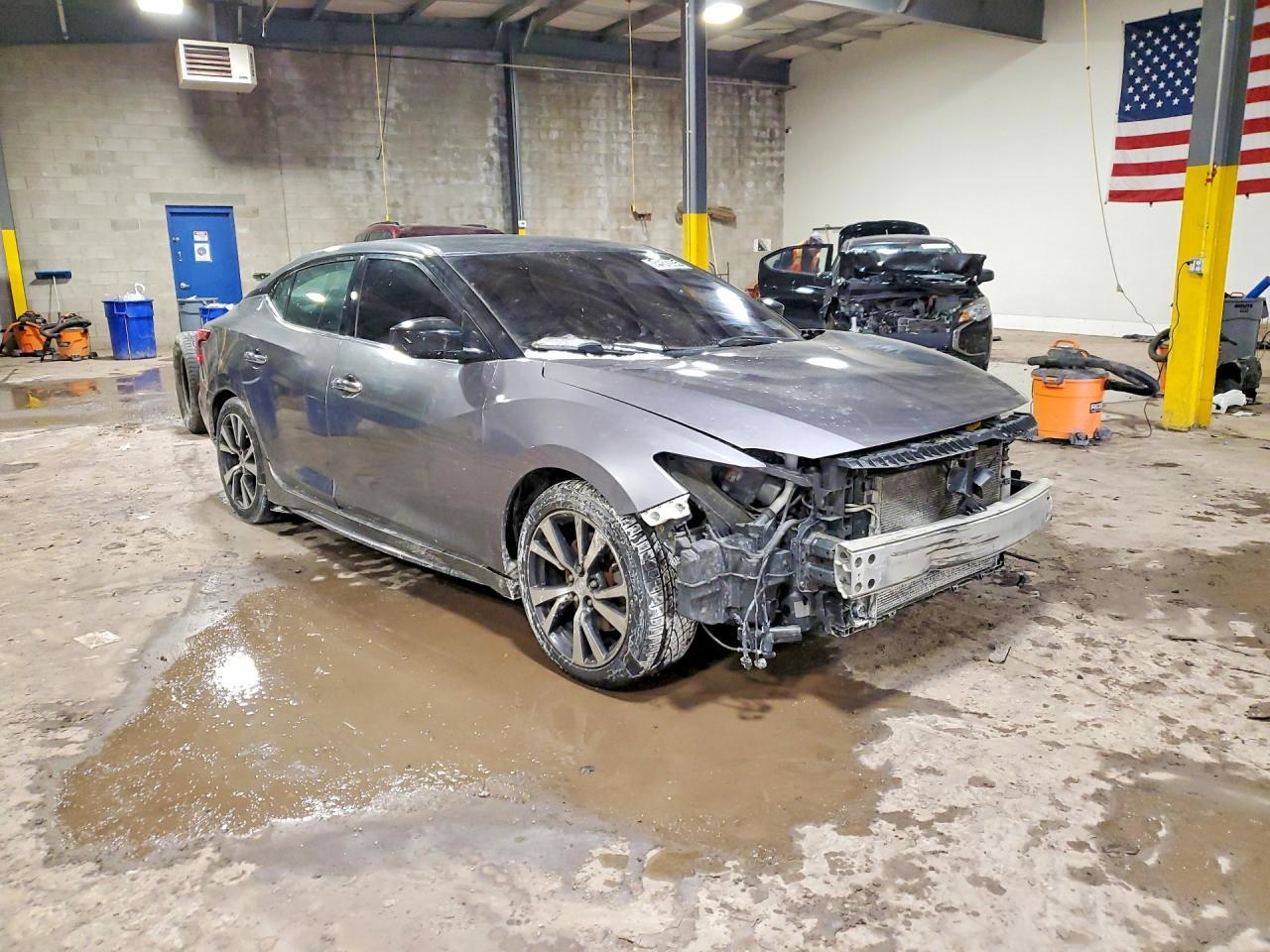 2017 NISSAN Maxima