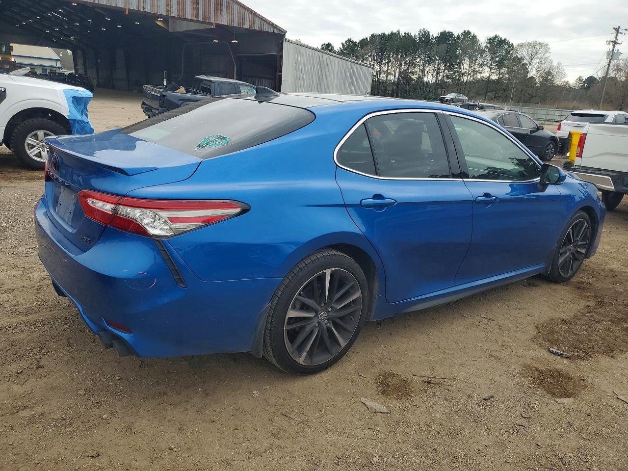 2019 TOYOTA CAMRY