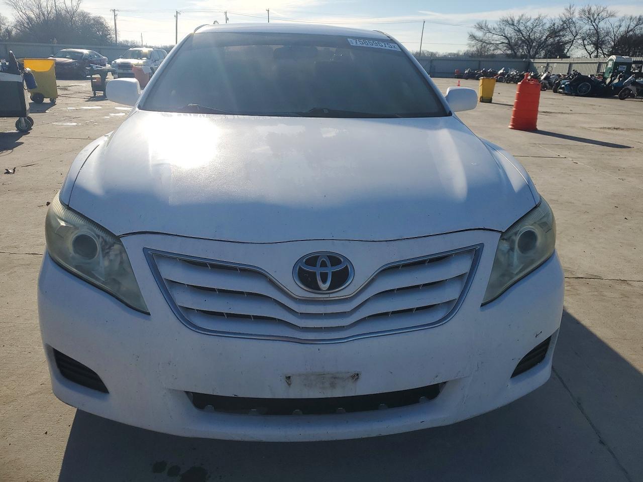 2011 TOYOTA CAMRY
