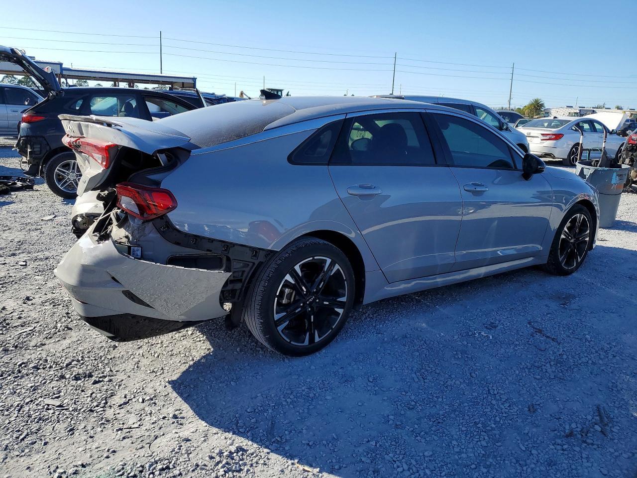 2022 KIA K5