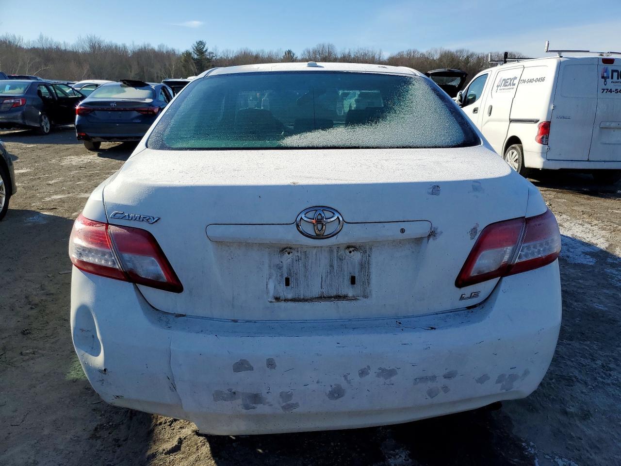 2011 TOYOTA CAMRY