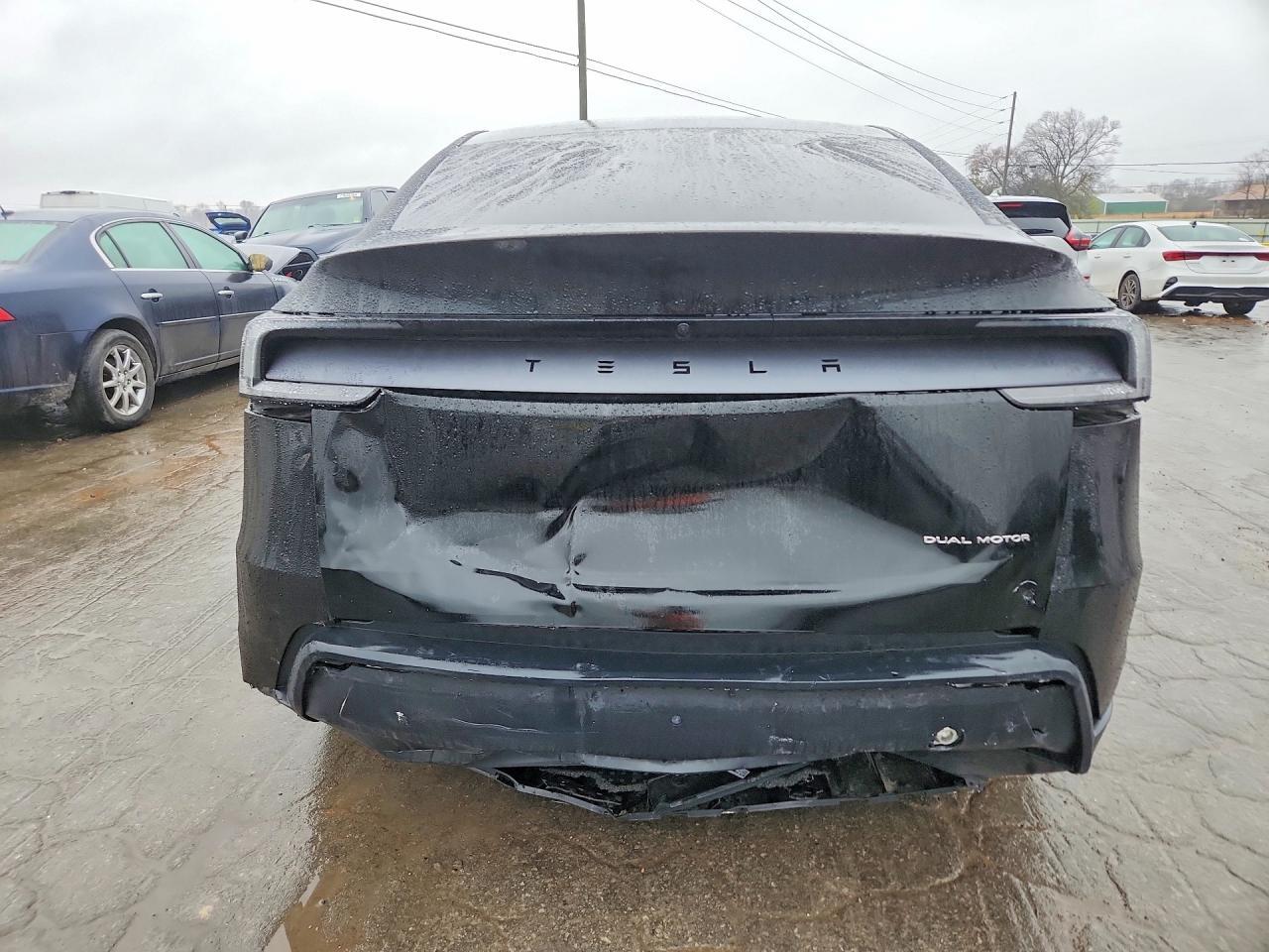 2026 TESLA MODEL Y