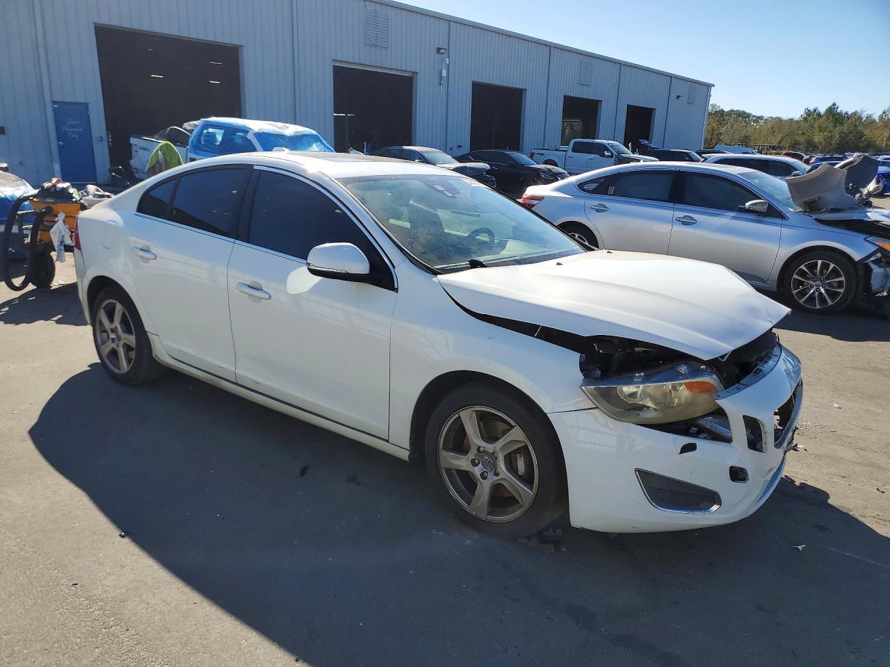 2013 VOLVO S60