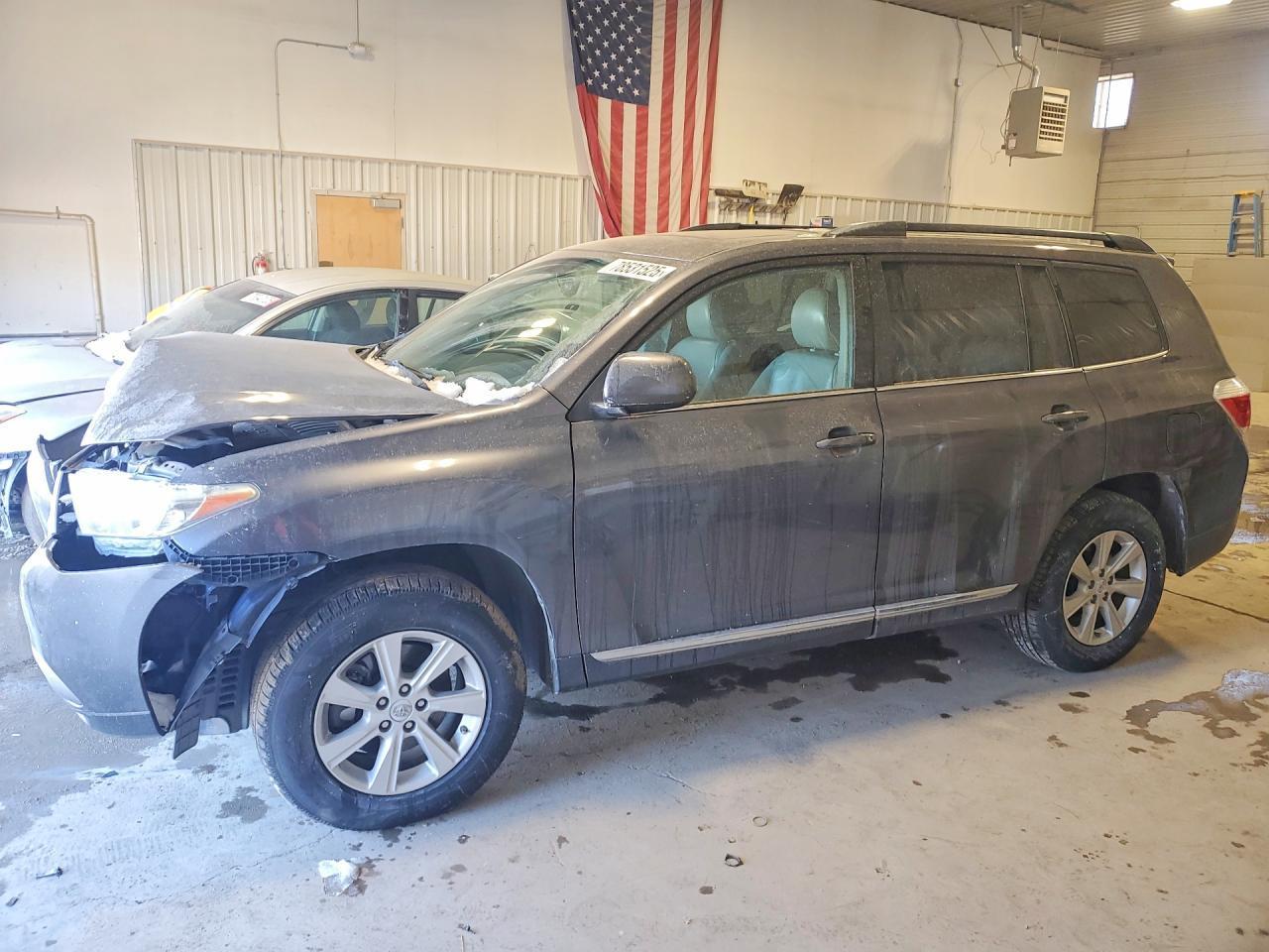 2011 TOYOTA HIGHLANDER