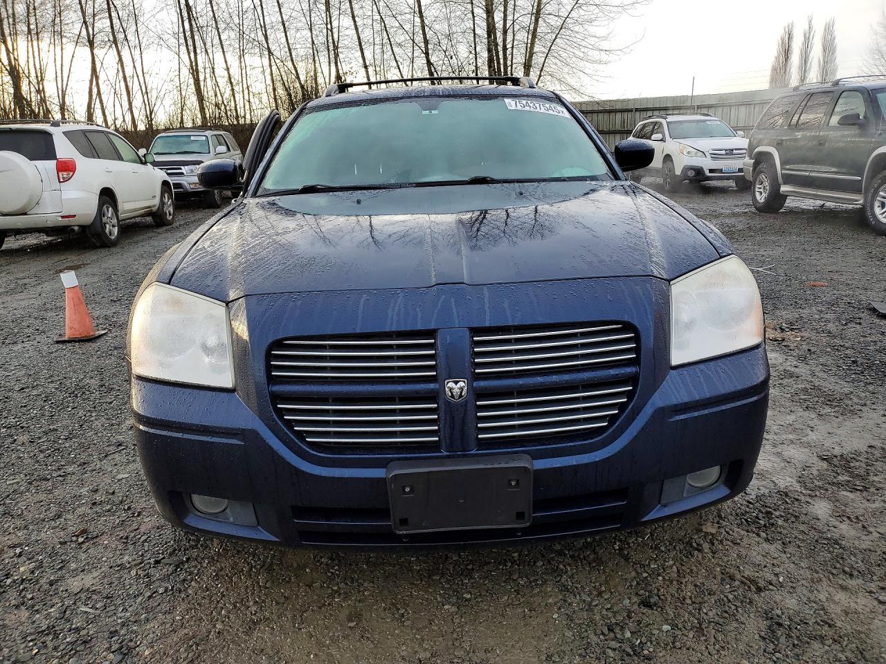 2005 DODGE MAGNUM