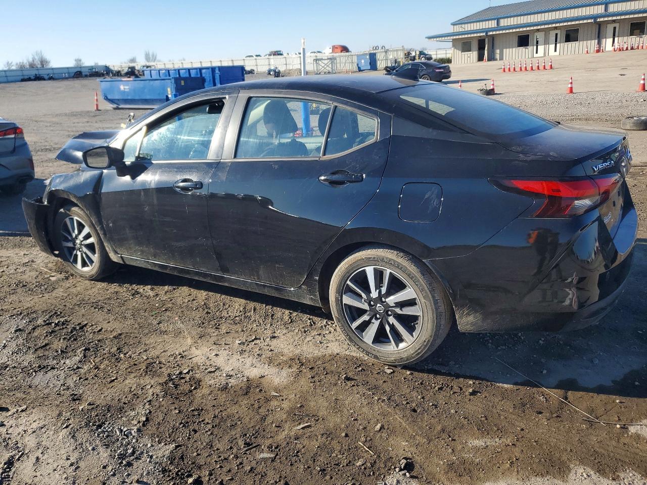 2022 NISSAN VERSA
