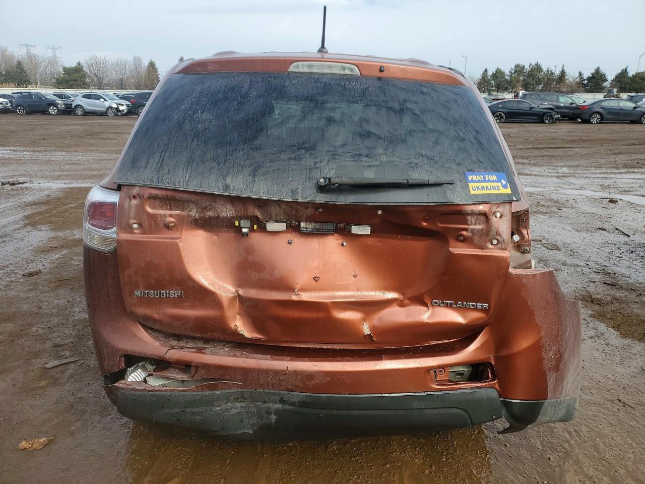 2014 MITSUBISHI outlander