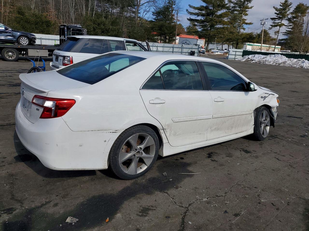 2014 TOYOTA CAMRY