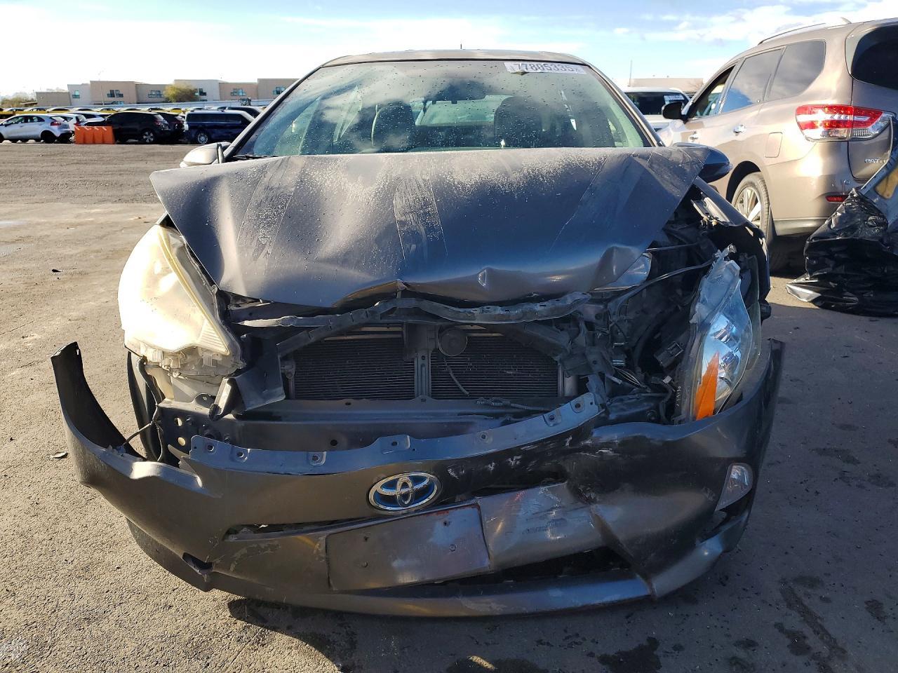 2013 TOYOTA Prius c