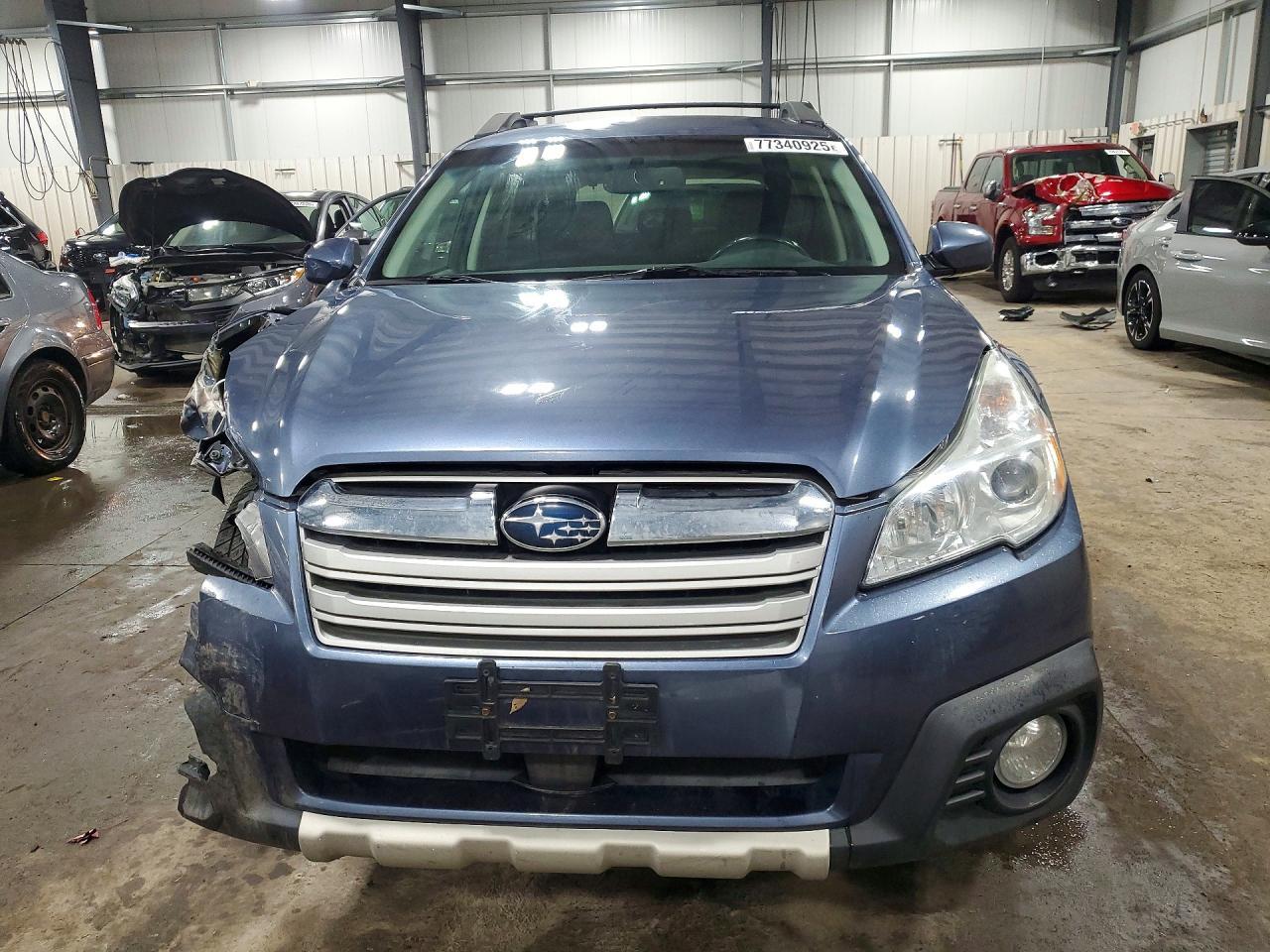 2013 SUBARU Outback
