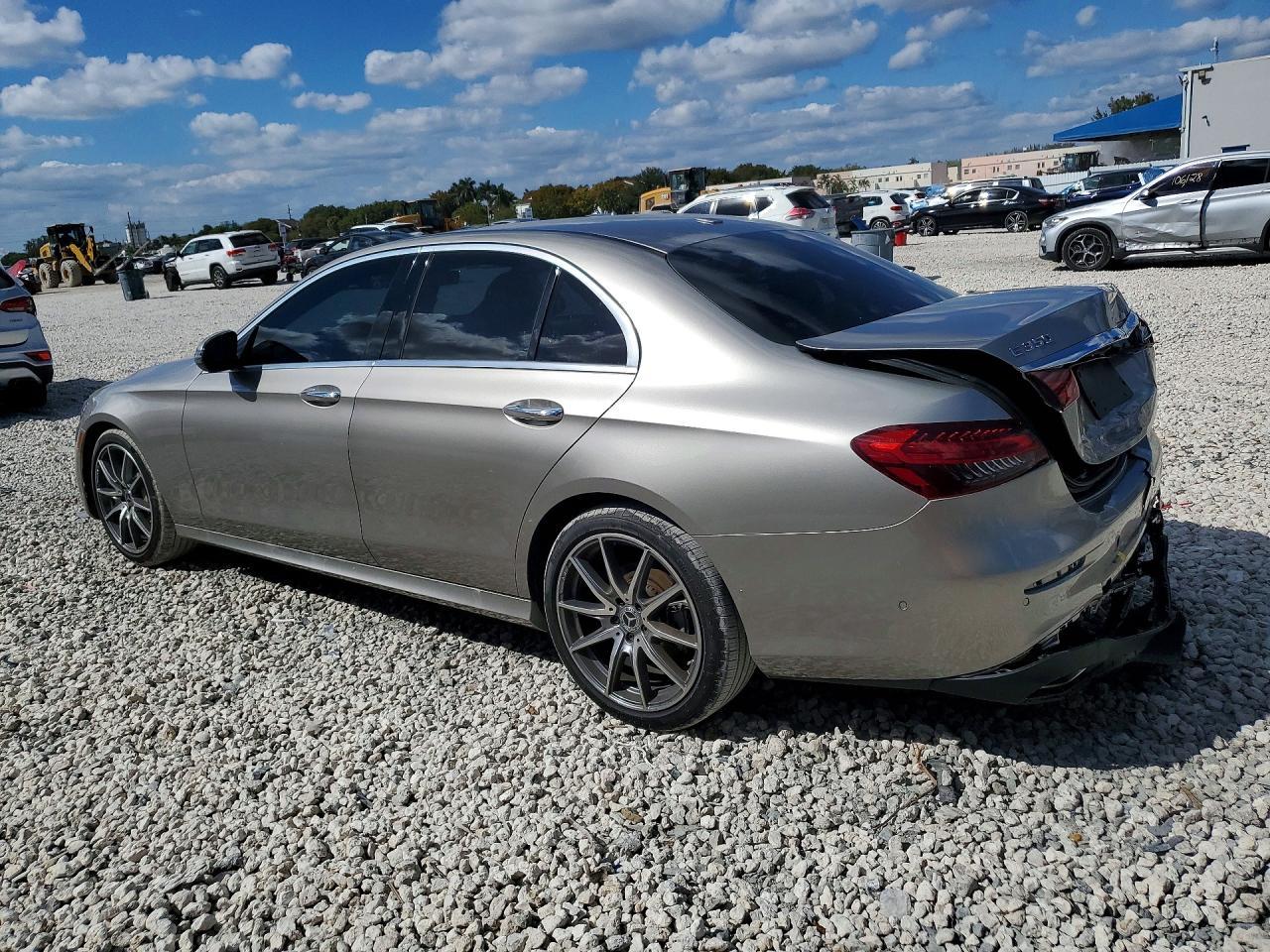 2021 MERCEDES-BENZ E-Class