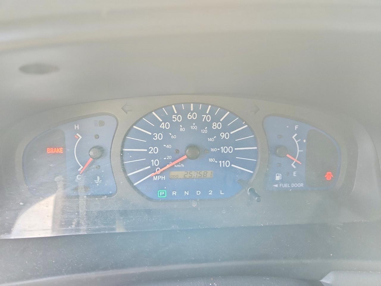 2003 TOYOTA SIENNA