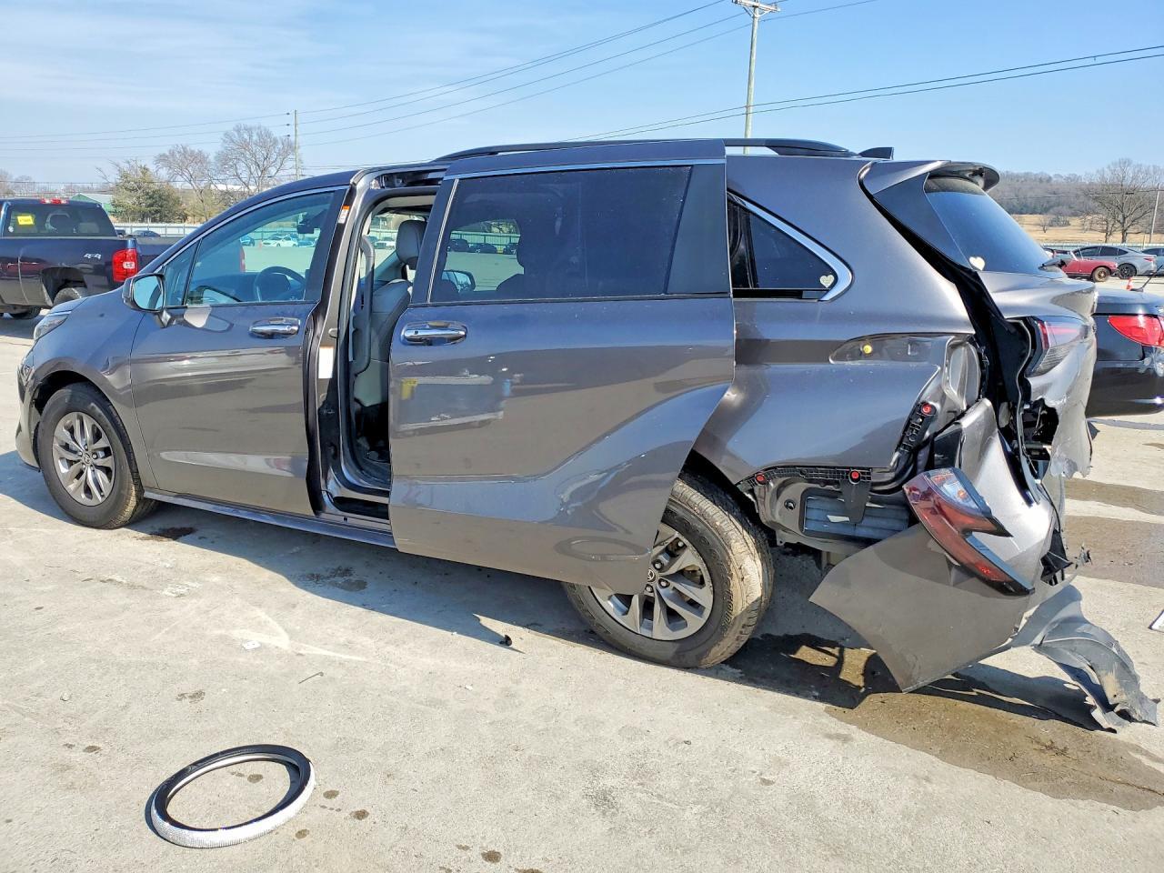 2023 TOYOTA SIENNA