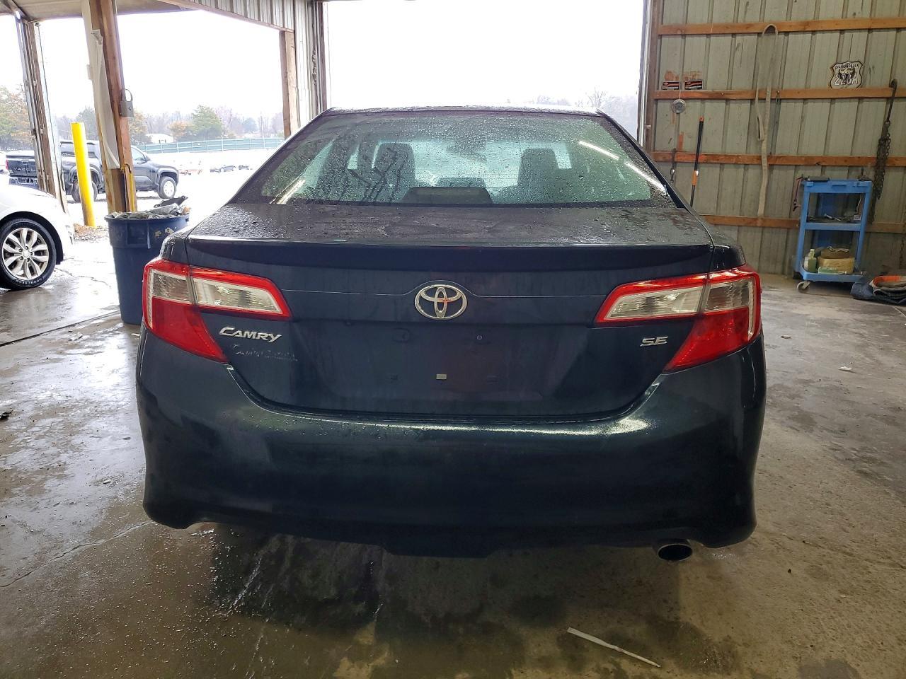 2014 TOYOTA CAMRY