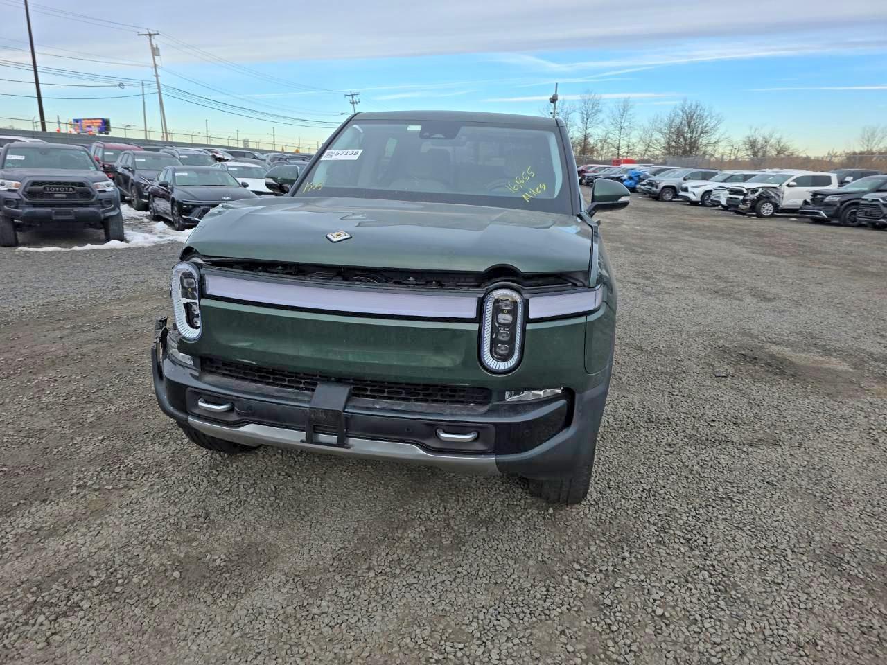 2023 RIVIAN R1t