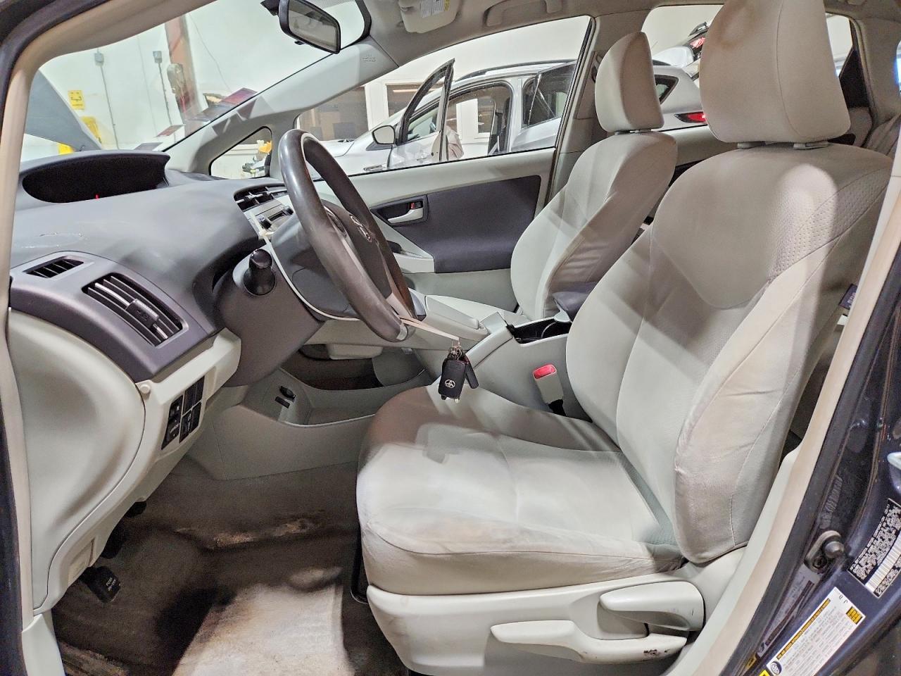 2011 TOYOTA PRIUS