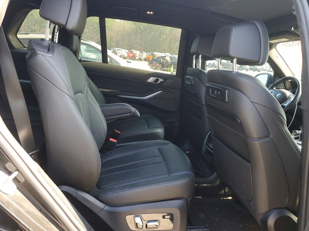 2021 BMW X7