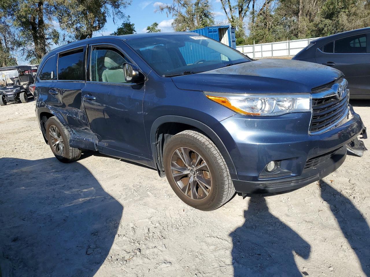 2016 TOYOTA HIGHLANDER