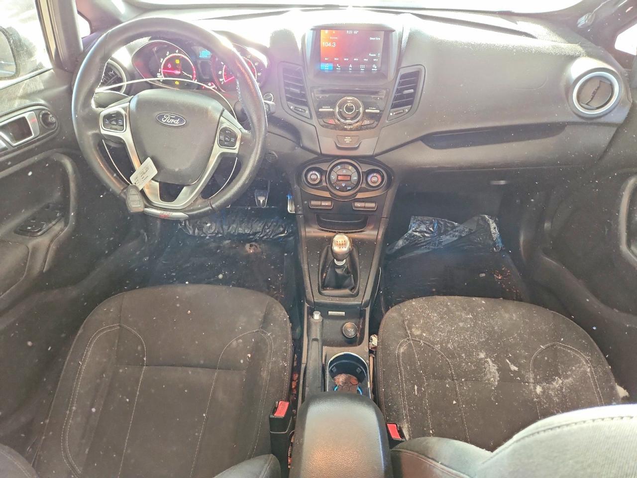 2016 FORD Fiesta