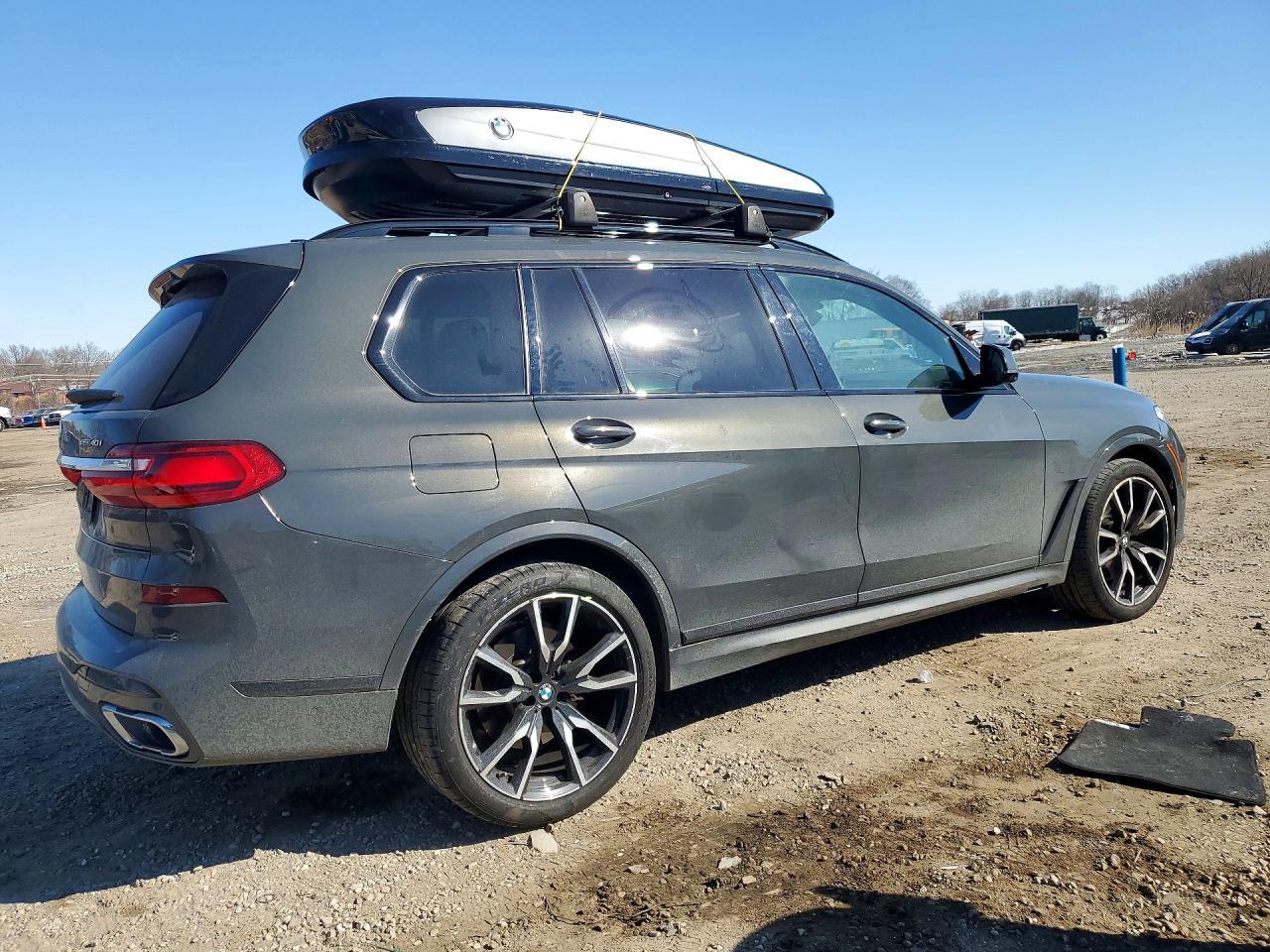 2021 BMW X7