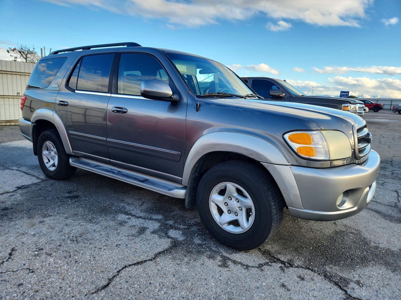2004 TOYOTA Sequoia