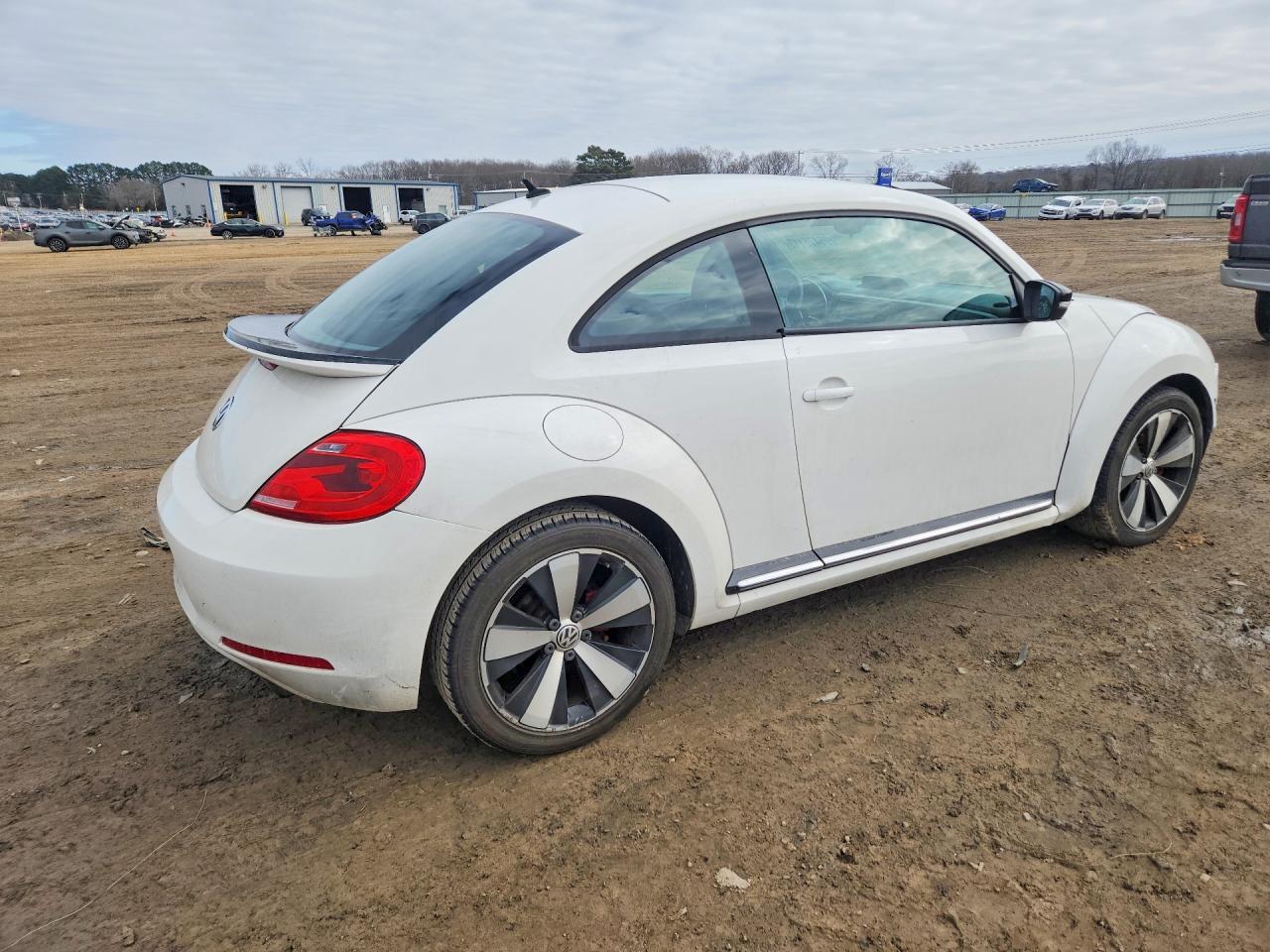 2012 VOLKSWAGEN Beetle