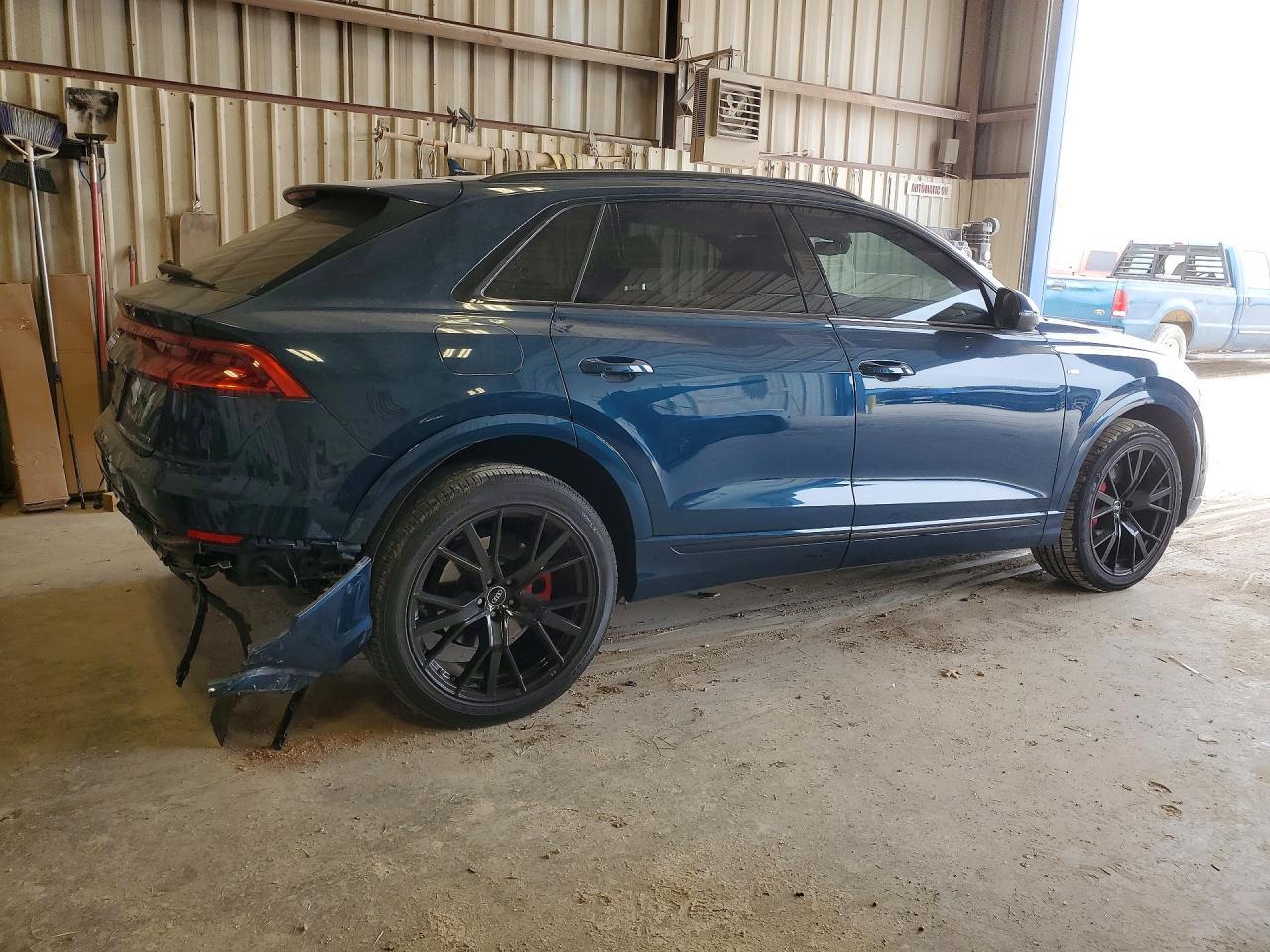 2022 AUDI Q8