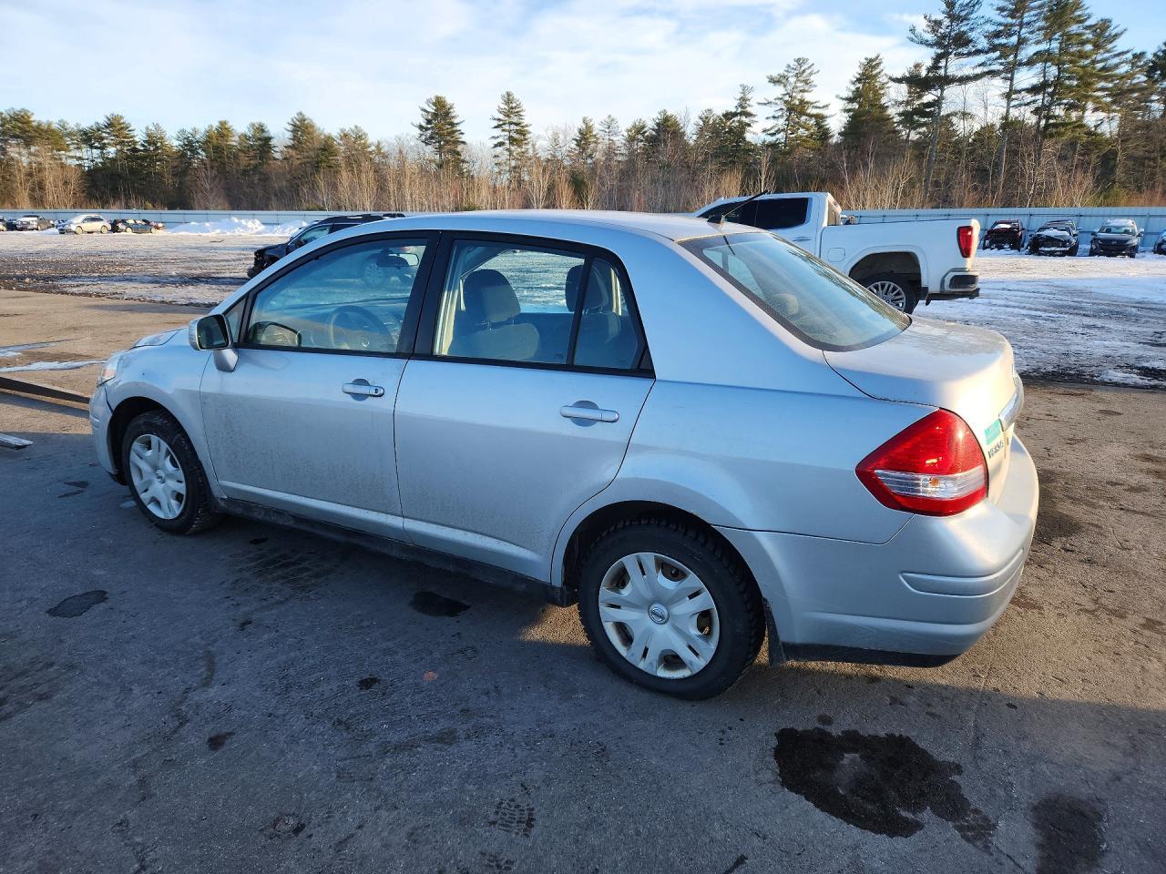 2011 NISSAN VERSA