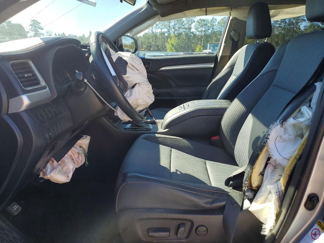 2016 TOYOTA HIGHLANDER