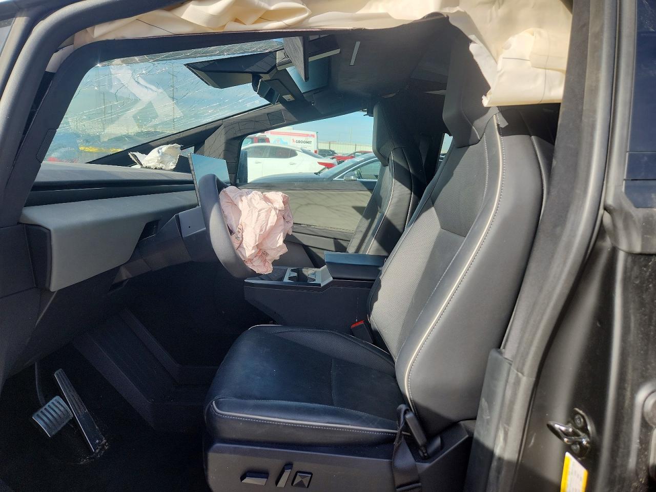 2025 TESLA Cybertruck