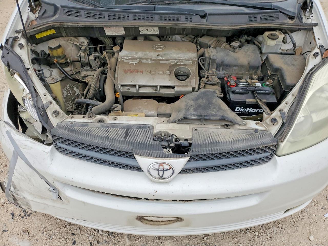 2004 TOYOTA SIENNA