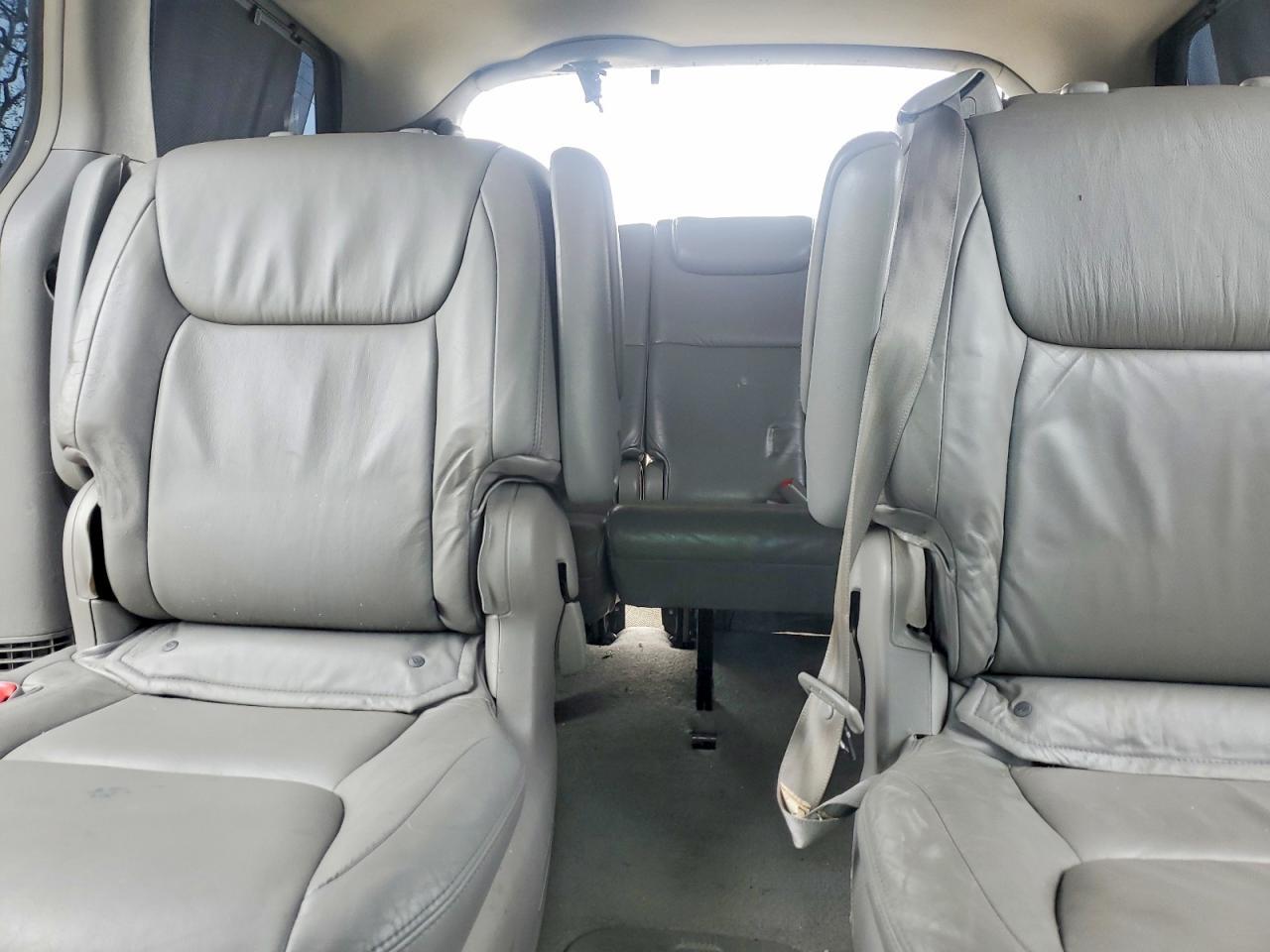 2004 TOYOTA SIENNA