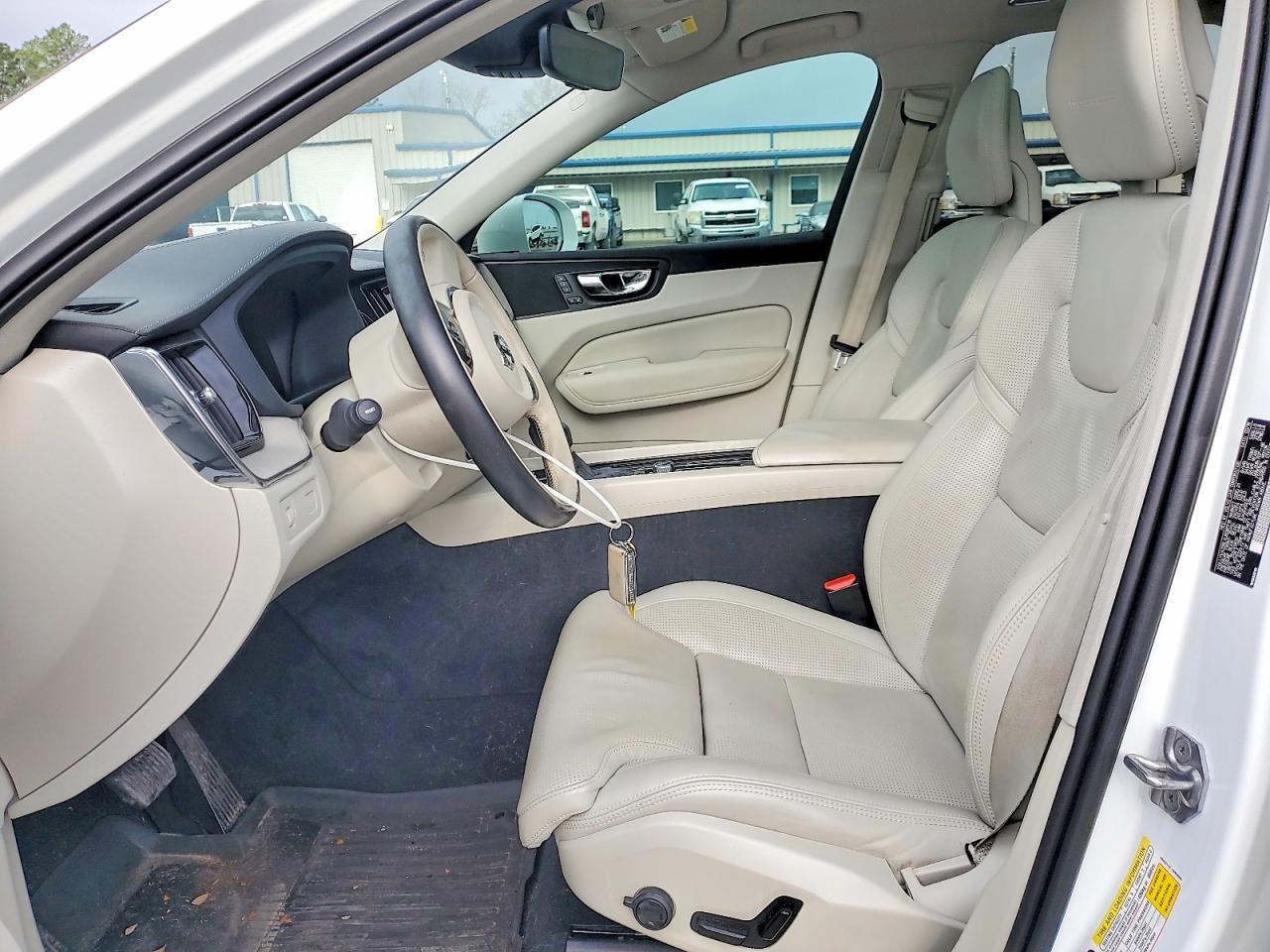 2018 VOLVO XC60