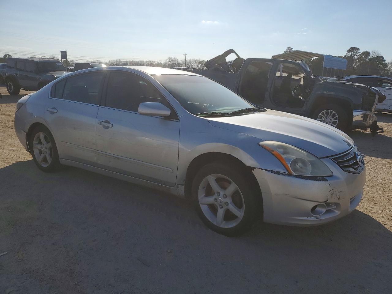 2012 NISSAN ALTIMA
