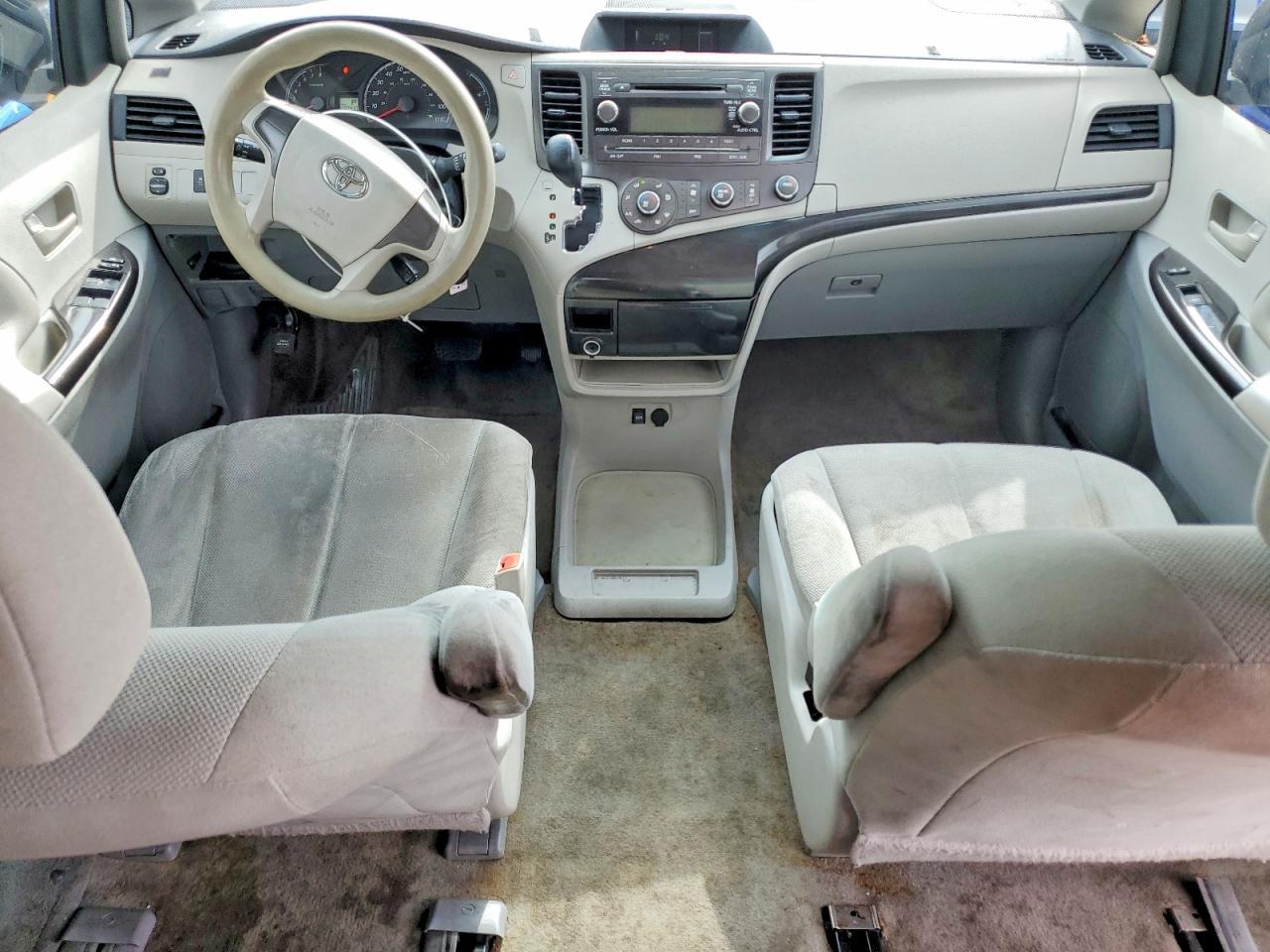 2014 TOYOTA SIENNA