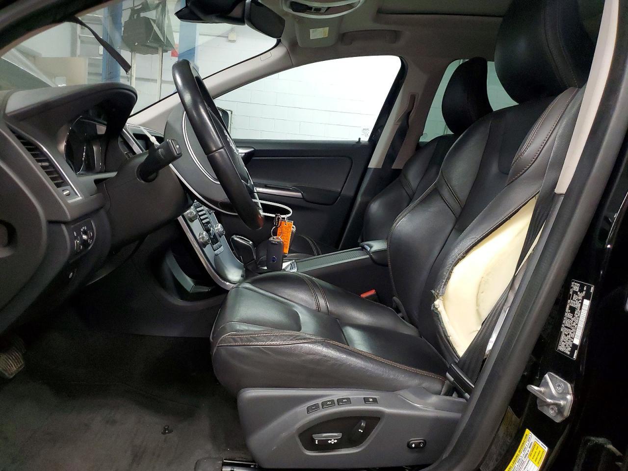 2017 VOLVO XC60