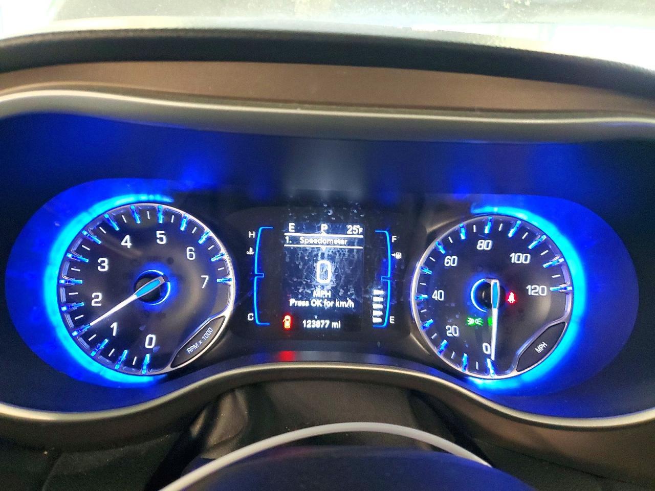 2021 CHRYSLER Voyager