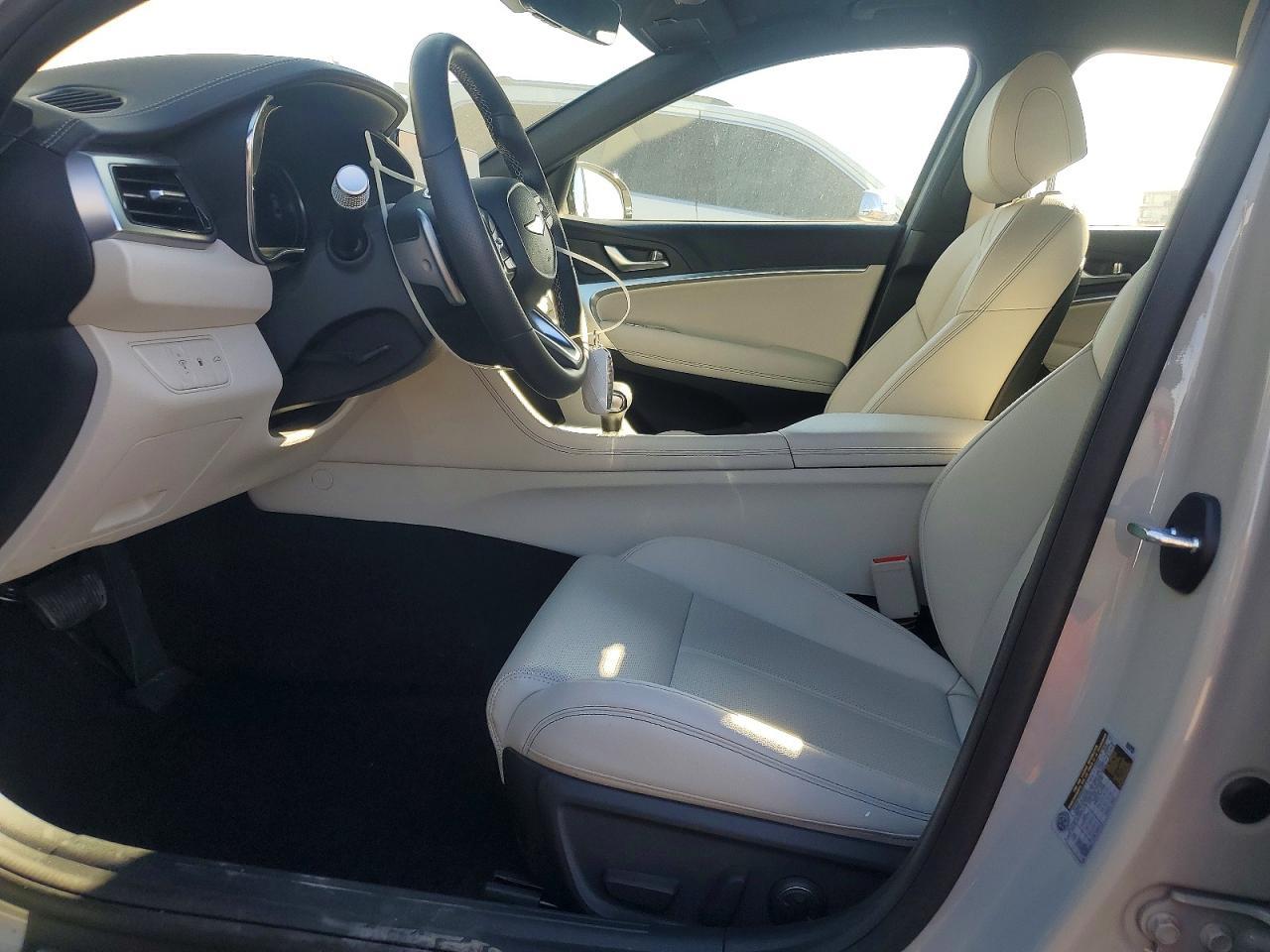 2025 GENESIS G70