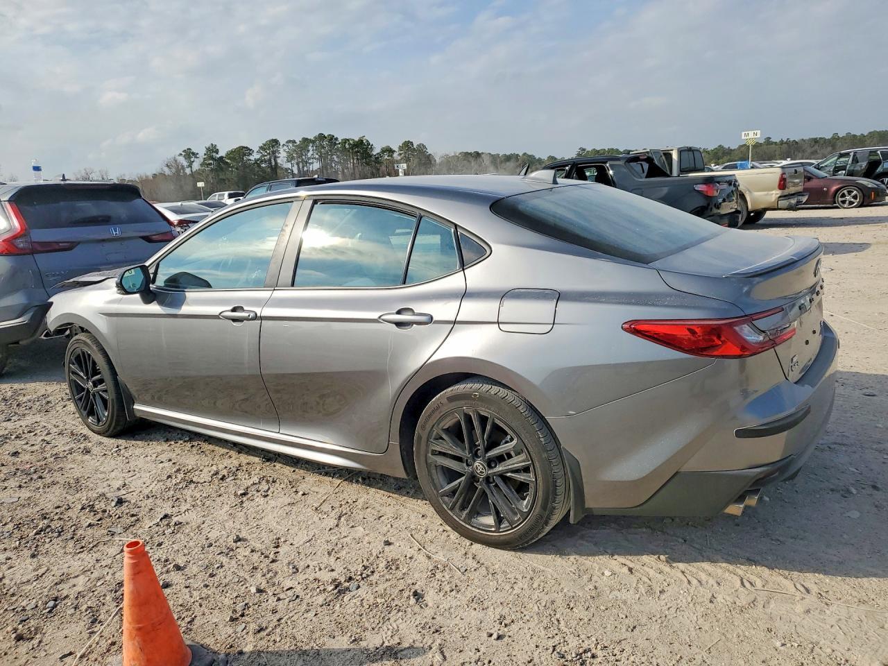 2025 TOYOTA CAMRY