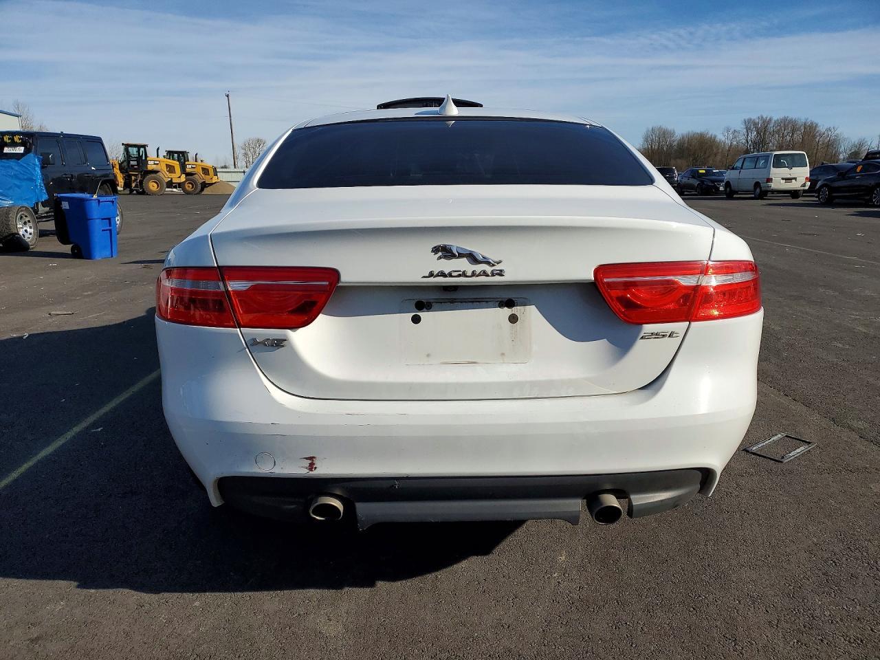 2019 JAGUAR XE