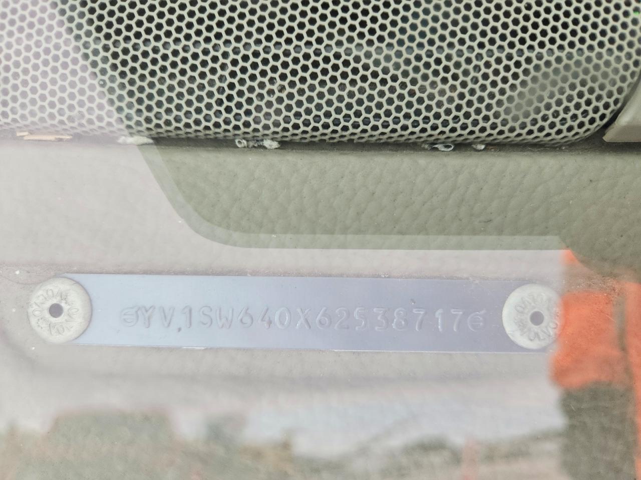 2006 VOLVO V70