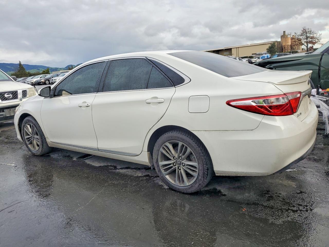 2017 TOYOTA CAMRY