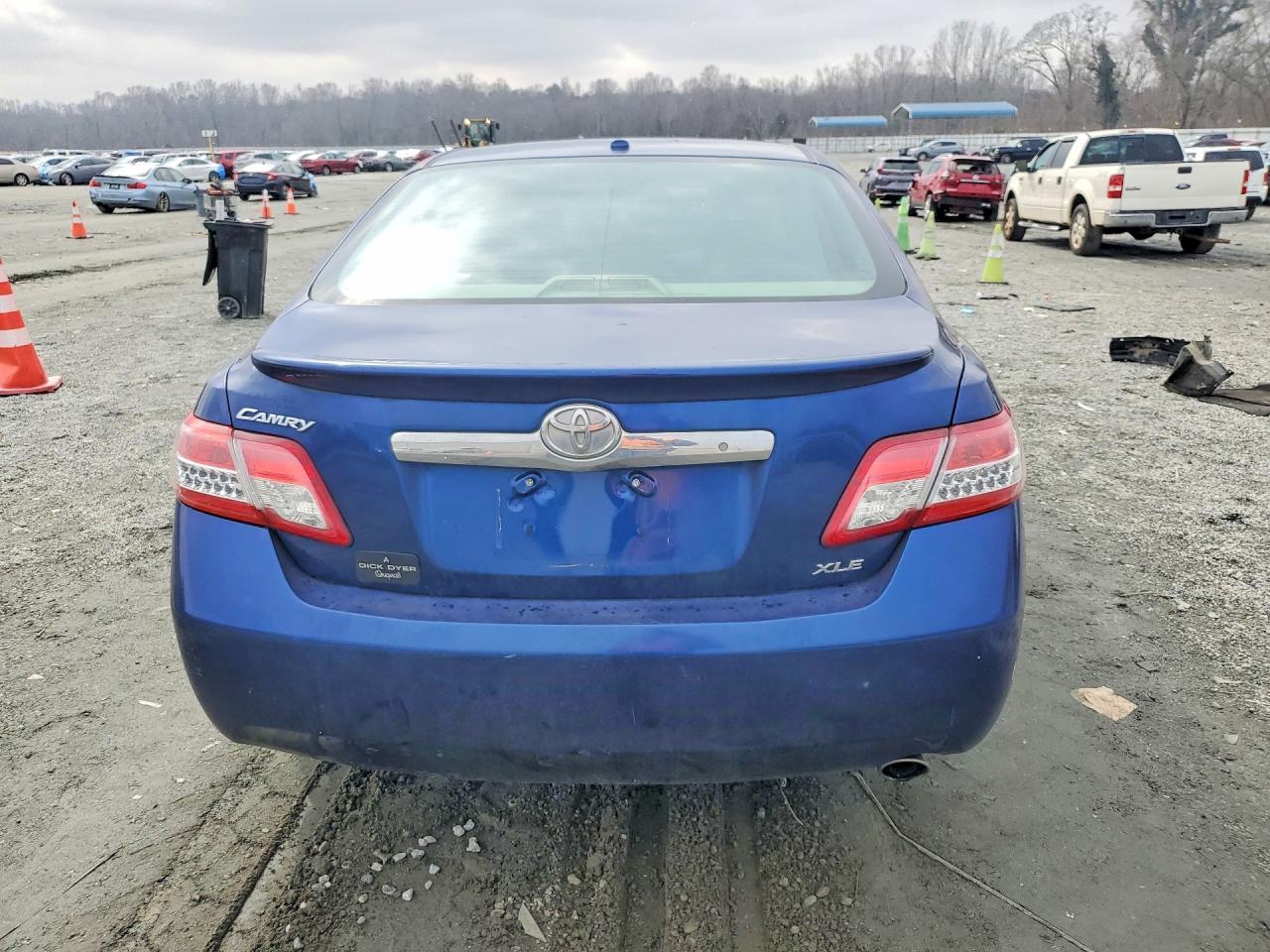 2011 TOYOTA CAMRY