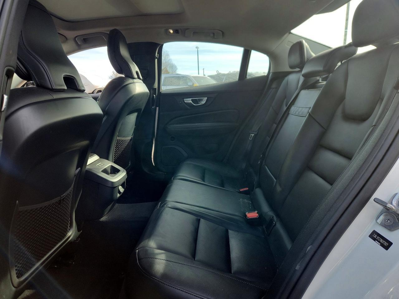 2022 VOLVO S60