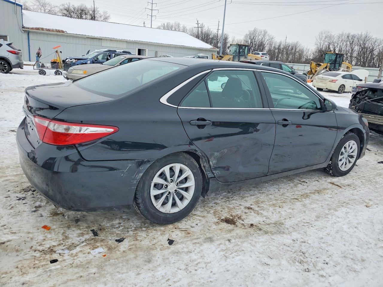 2016 TOYOTA CAMRY