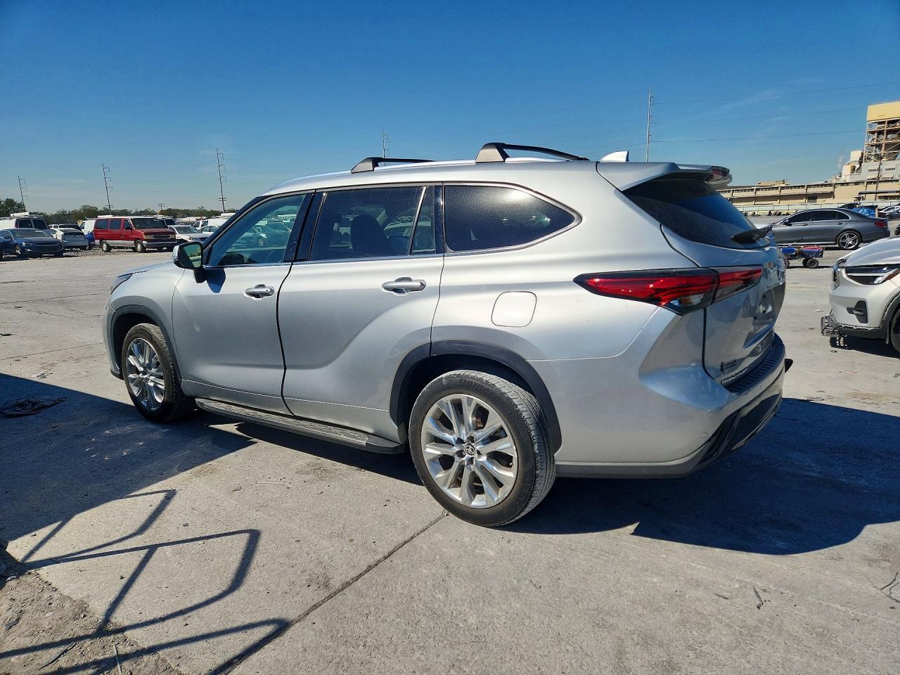 2022 TOYOTA HIGHLANDER