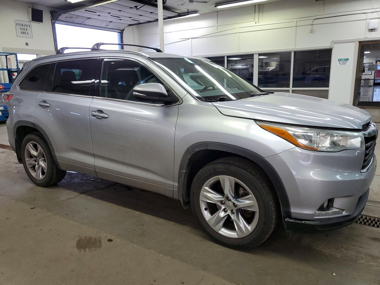 2015 TOYOTA HIGHLANDER