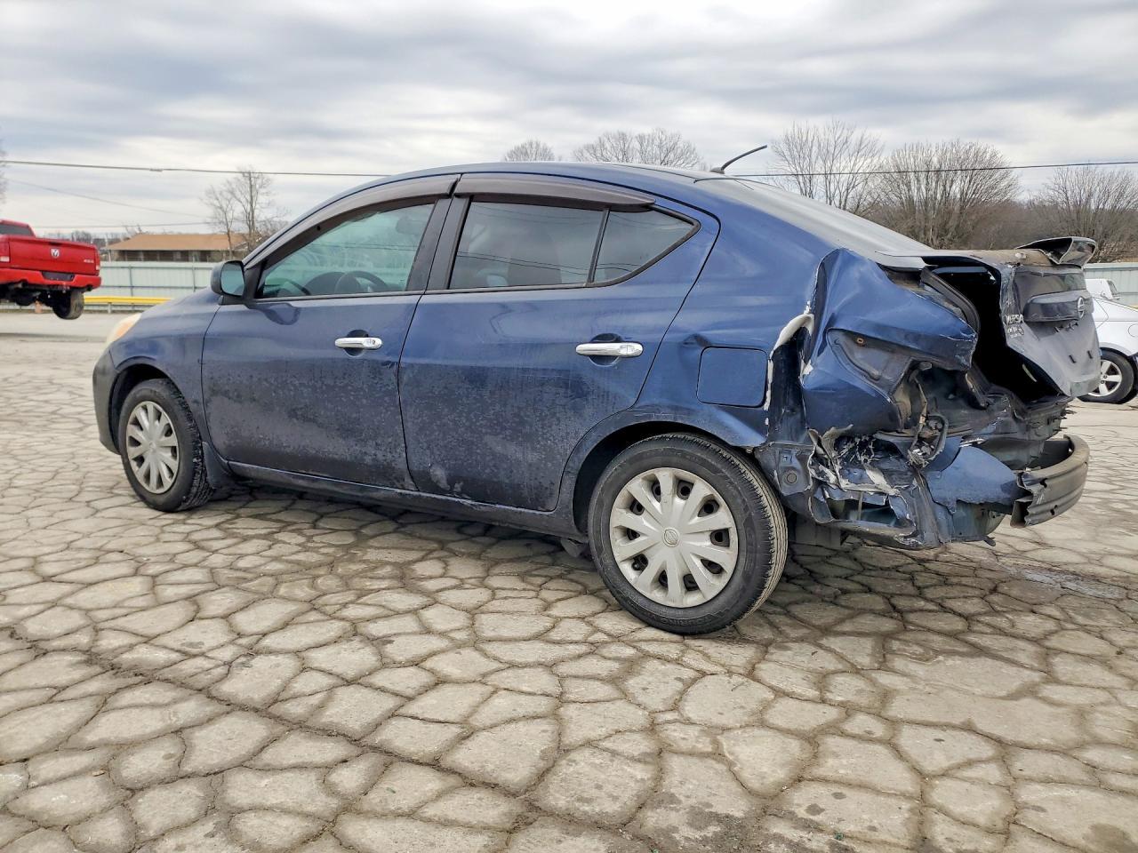 2013 NISSAN VERSA