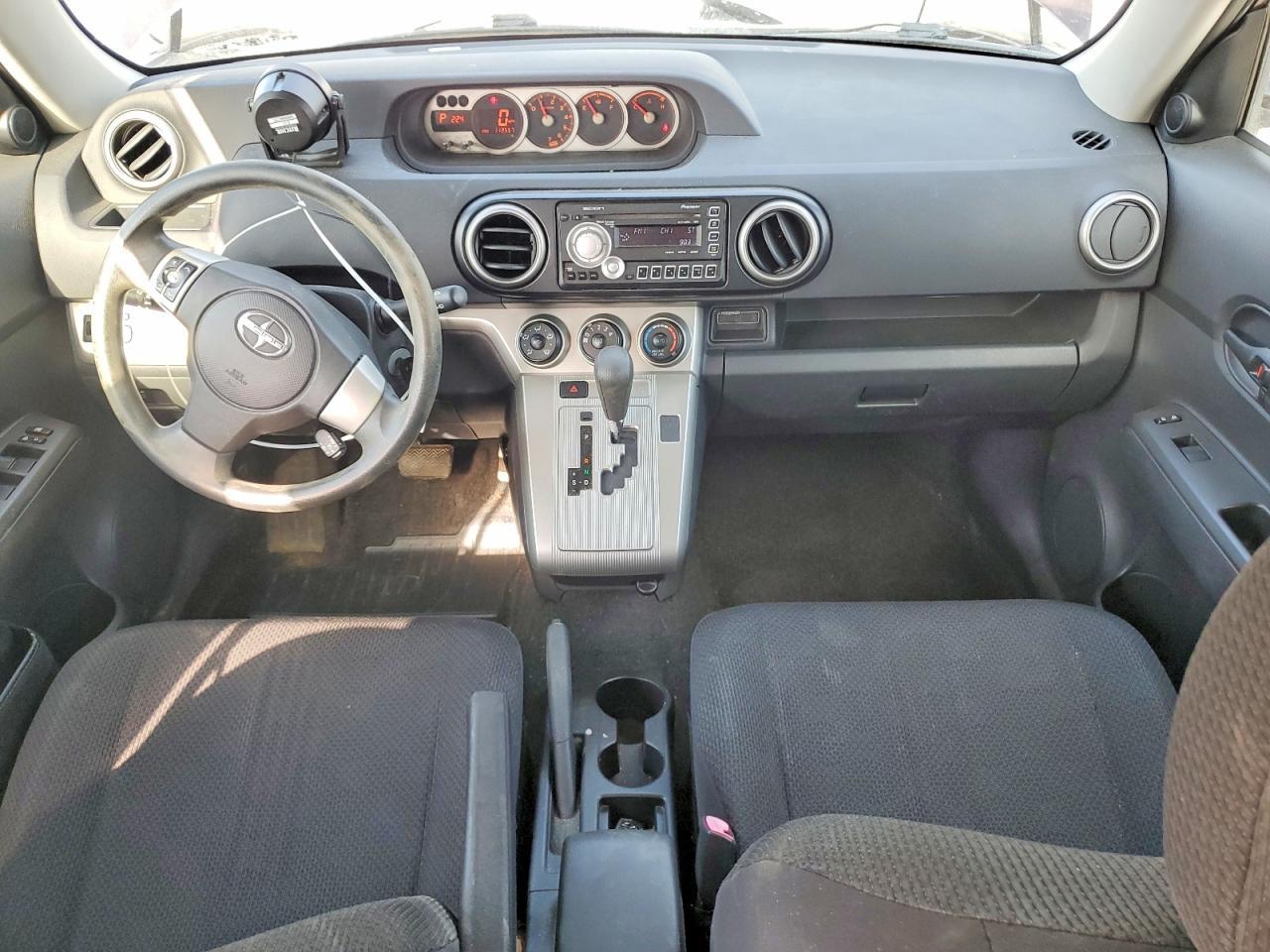 2010 TOYOTA SCION